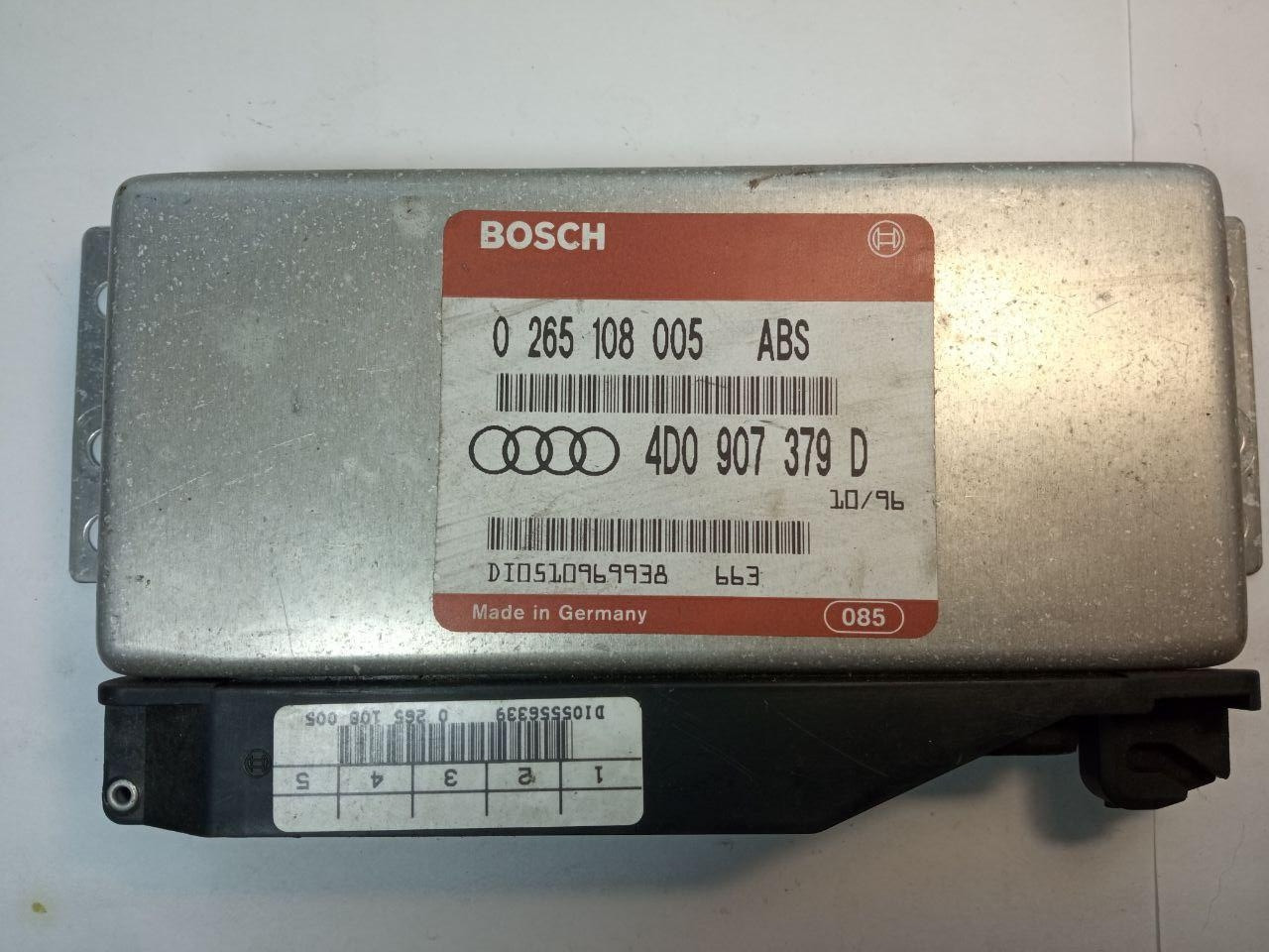 Електронний блок керування Bosch 0265 108 005 ABS /4DO 907 379D Audi 100 C4