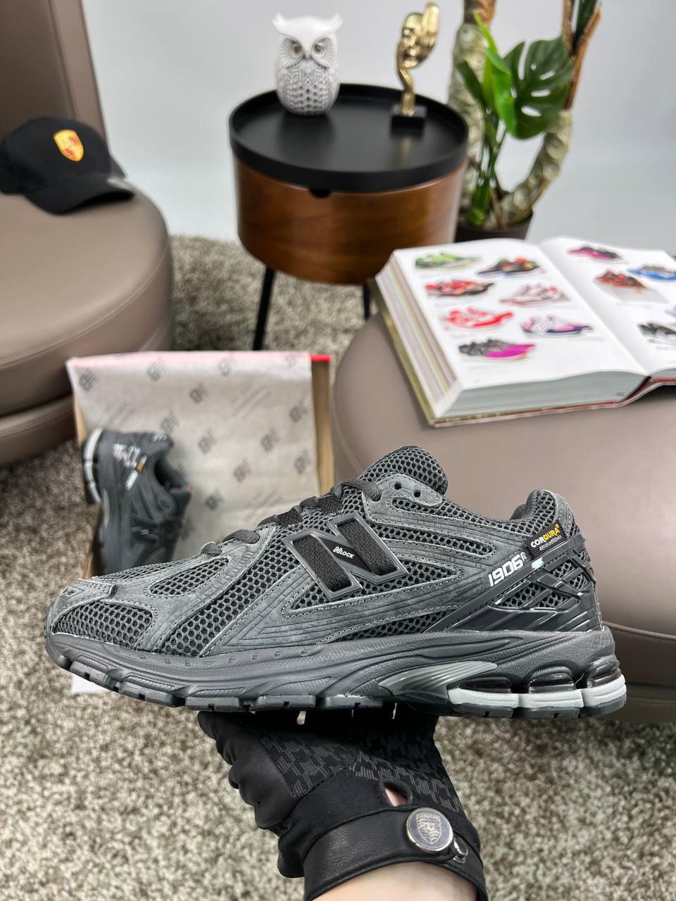 Чоловічі кросівки замша текстиль New Balance 1906R New Dark Grey Black, кеди Нью Беланс сірі. Чоловіче взуття