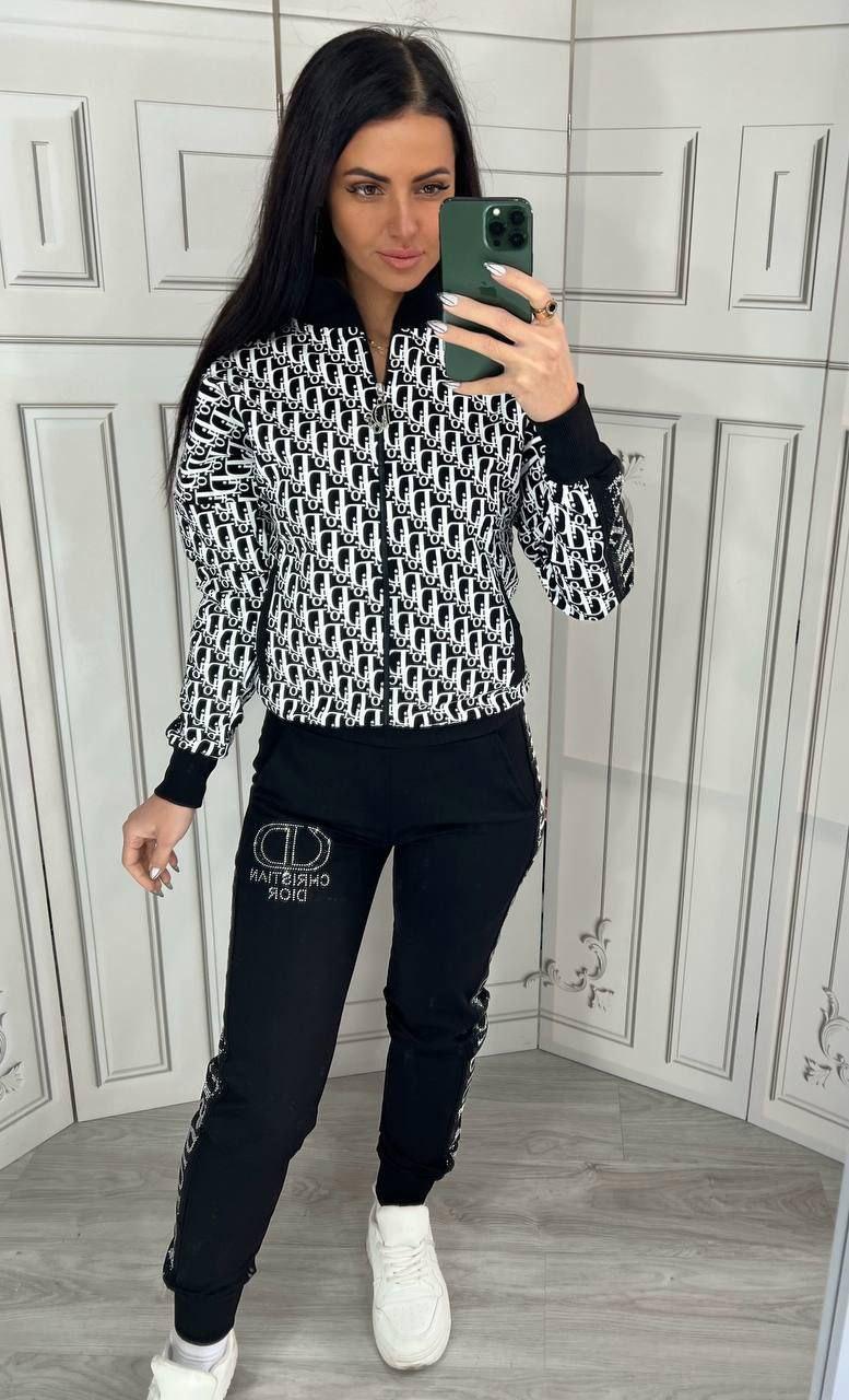 Стильний жіночий трикотажний костюм-двійка зі стразами, чорний/білий