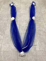 Стрічка на автомобіль фатинова синього кольору з латексними трояндами. Прикраса на весільну машину