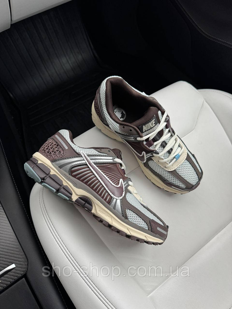 Кросівки Nike Zoom Vomero 5 'Earth Fossil'