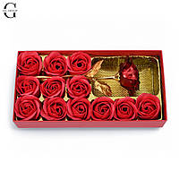 Розкішний подарунковий набір 13 в 1: 12 мильних троянд + золота троянда в преміальній упаковці