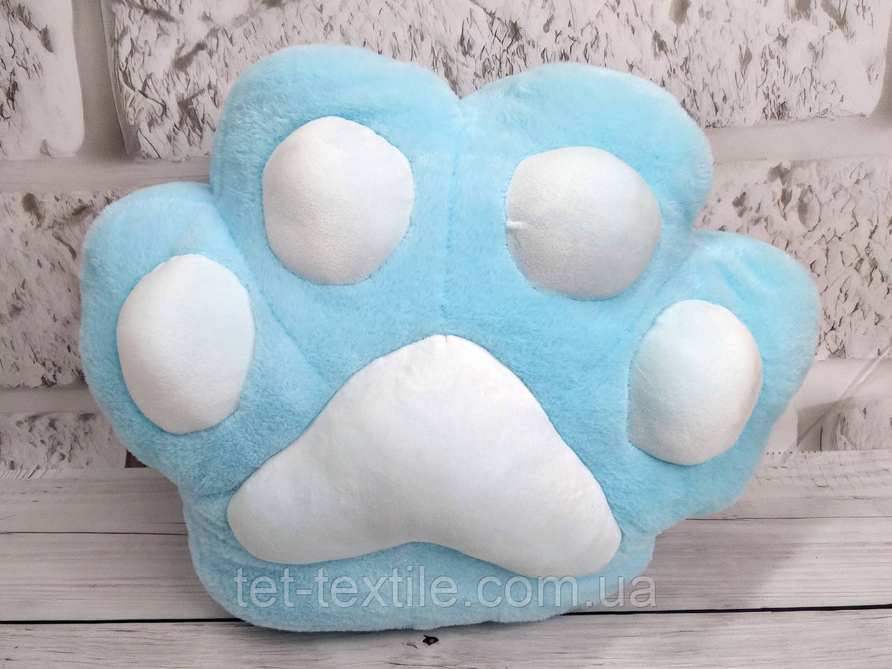 М'яка іграшка подушка з пледом усередині та з муфтою для рук Лапка плюшева блакитна 40 см