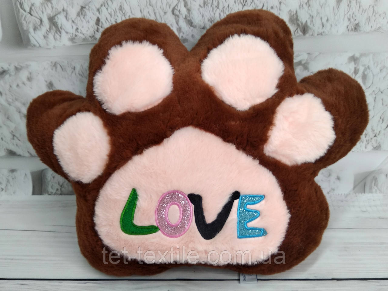 М'яка іграшка подушка з пледом усередині Лапка Love плюшева коричнева 40 см