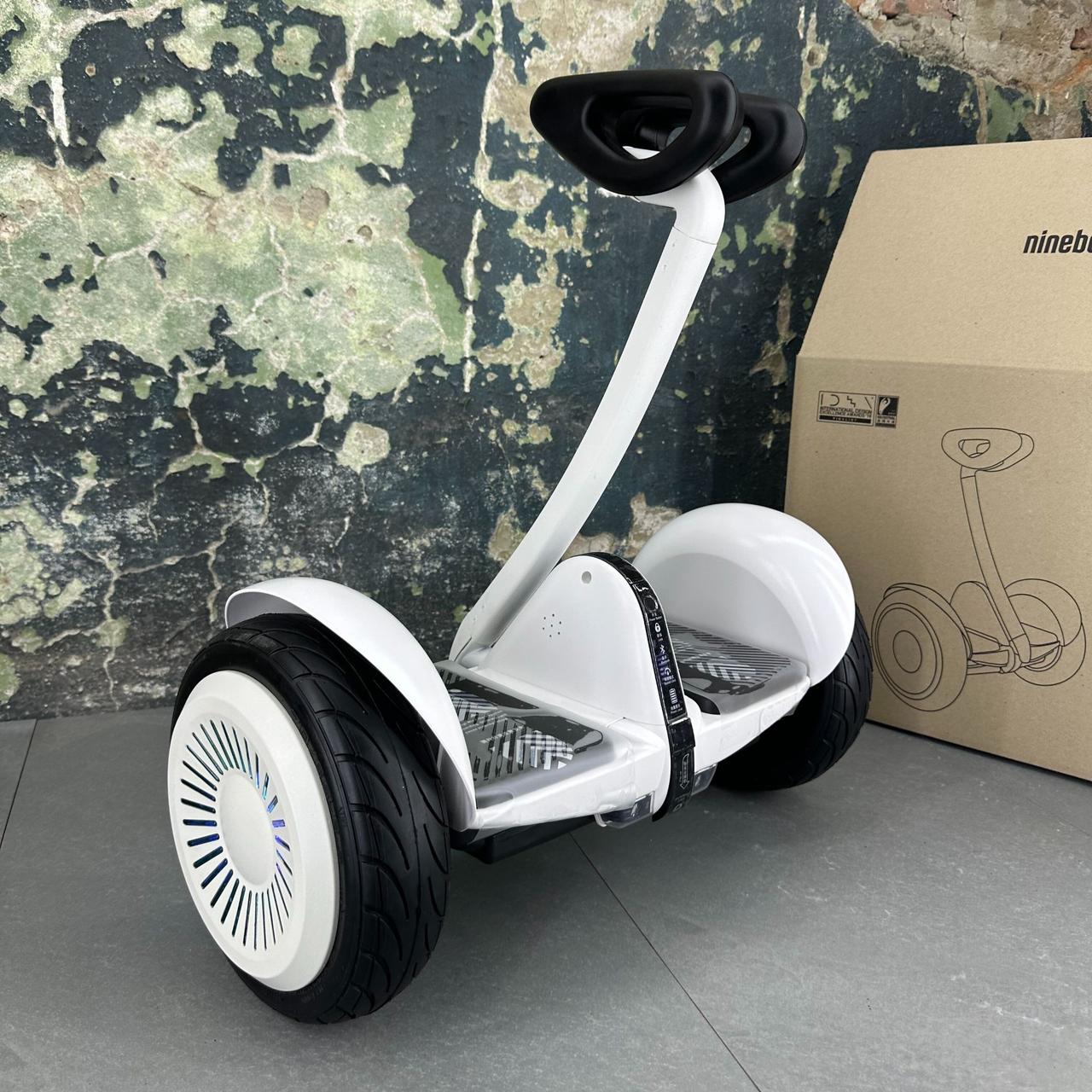 Сігвей Segway Ninebot MINI M1 54V 4.4Ah Білий | з LED - підсвіткою колес