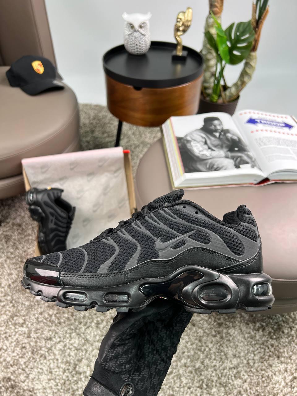 Чоловічі шкіряні текстиль кросівки Nike Air Max Plus New Reflektive All Black, кеди Найк чорні. Чоловіче взуття