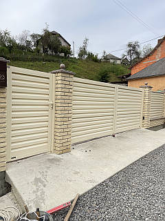 Металевий паркан для будинку Жалюзі Тип PIPE ULTRA білий