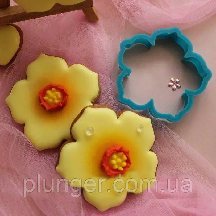 Вирубка для пряника пластикова Квітка 7, 7 см, фото 1