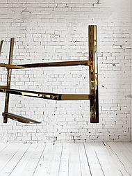 Перекладина на рейку золота