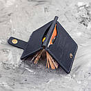 Зажим для грошей на кнопку з тисненням герб України з натуральної шкіри Veres Blue в темно-синьому кольорі, фото 3