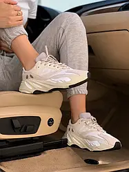 Yeezy 700 analog 36