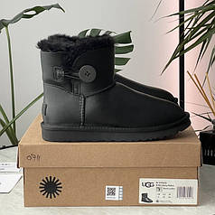 Ugg Bailey Button Black Leather Mini 36