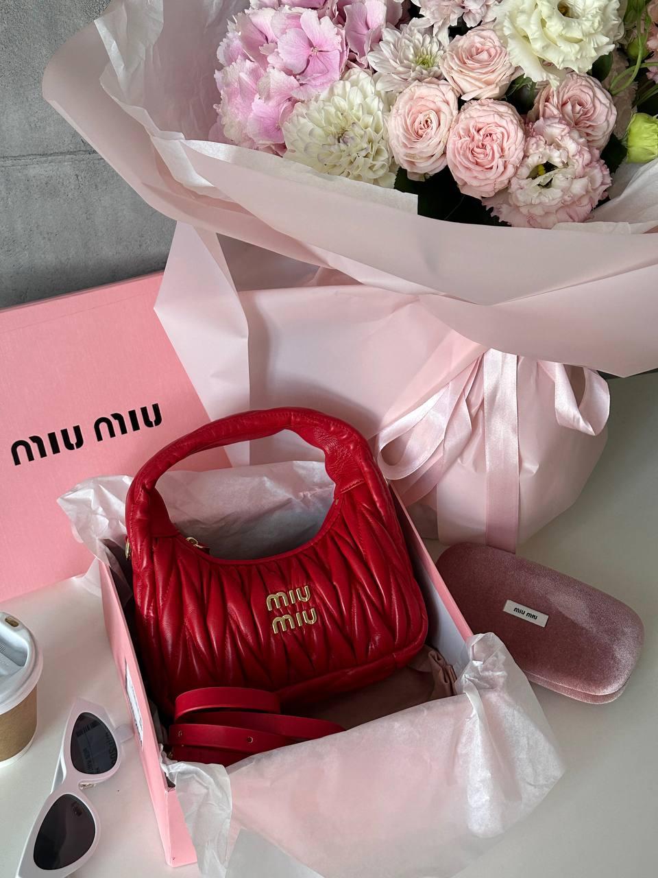 Miu Miu  Wander Matelassé. Red [оригінальна брендована коробка] 21х23х7