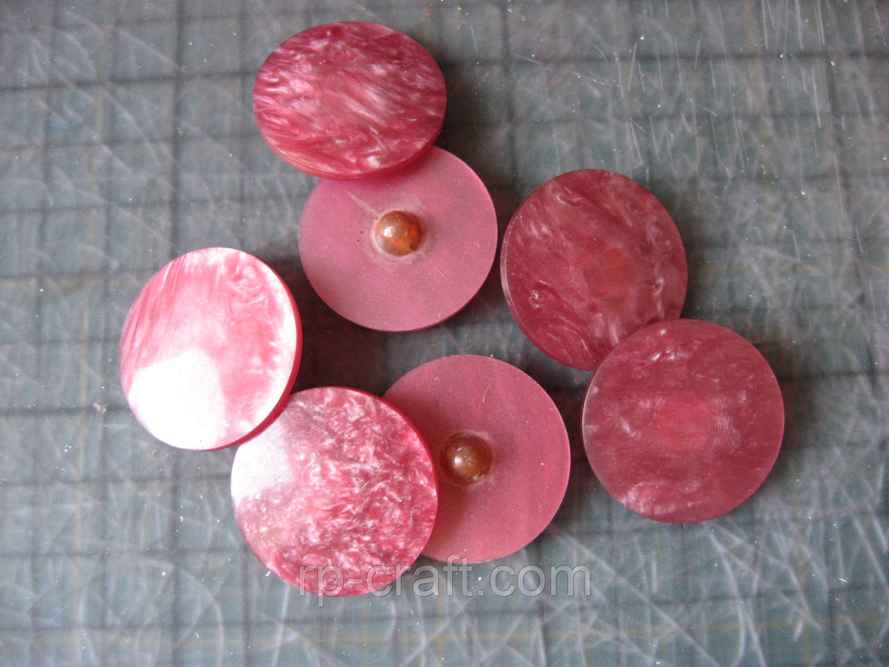 207. Набір пластикових гудзиків, 7 штук, 8х27х27 мм, рожево-лілові, фото 1