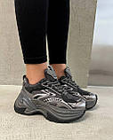 Масивні жіночі кросівки в трендовому кольорі графіт, фото 4