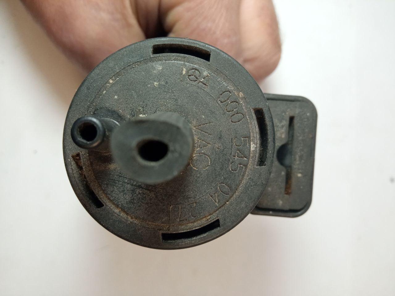 Клапан управління турбіною Mercedes A000 545 04 27/0143 539