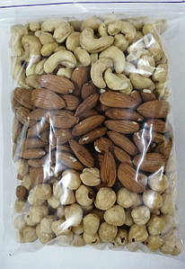Мікс горіхів не смажених 500 грамів