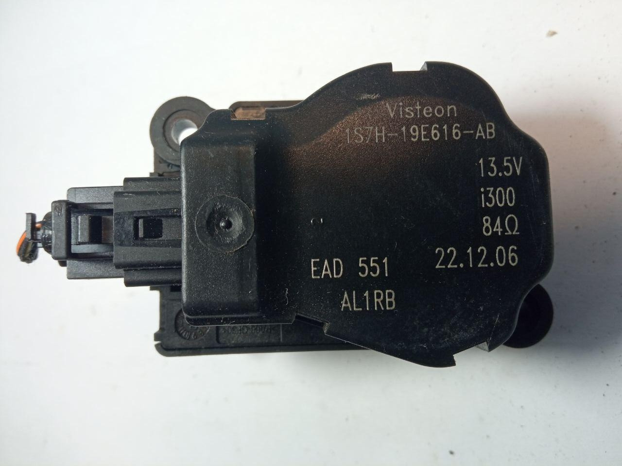 Моторчик заслінки обігрівача Ford 1S7H-19E616-AB /EAD551/ AL1RB