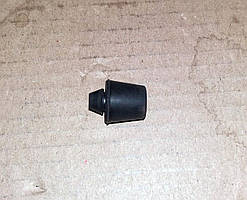 Відбійник кришки багажника центральний Ланос