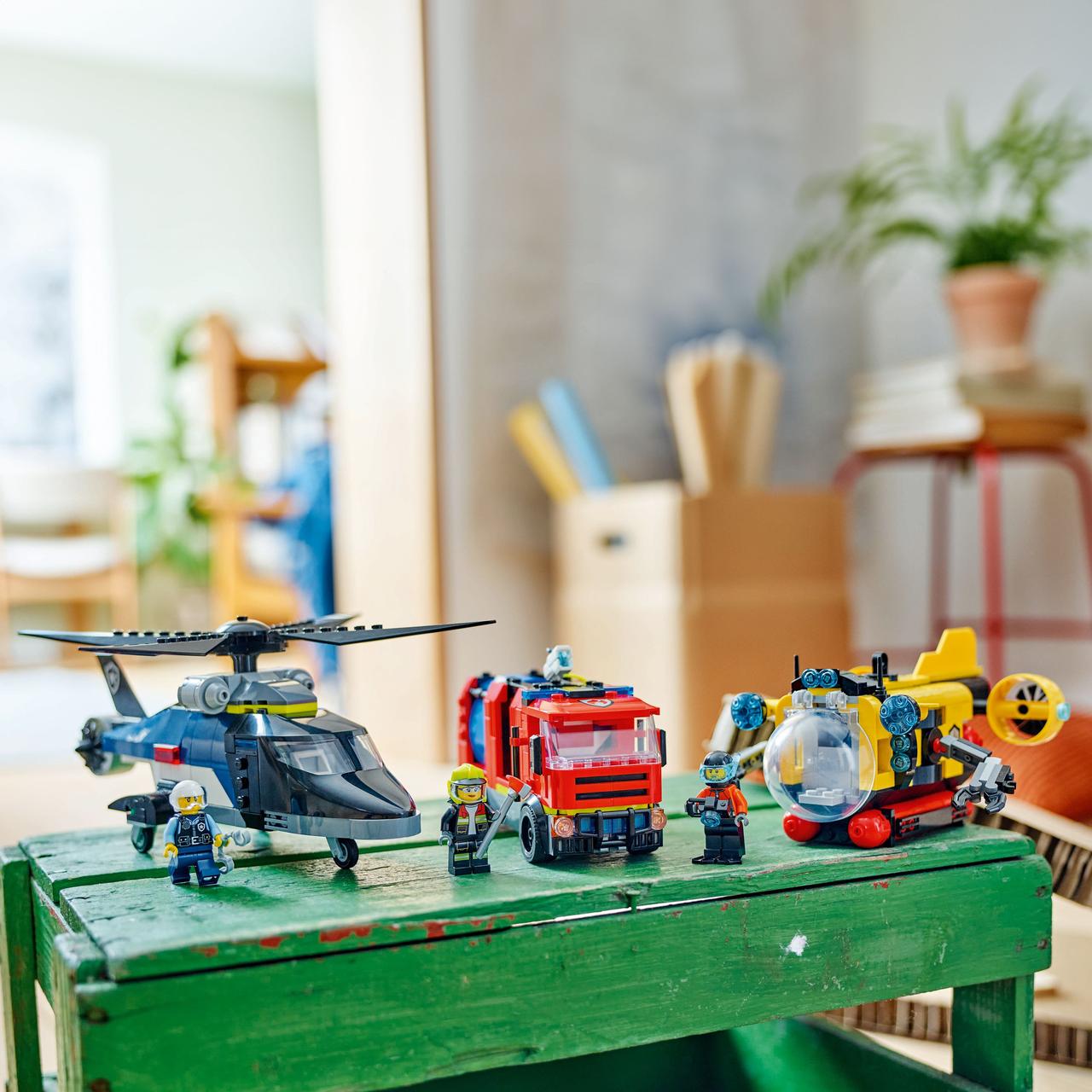 Конструктор Лего Сіті Вертоліт, пожежна машина та підводний човен Lego City 60462