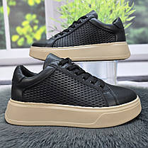 Кросівки жіночі HENGJI чорні шкіряні з перфорацією 4746, фото 3