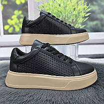 Кросівки жіночі HENGJI чорні шкіряні з перфорацією 4746, фото 4