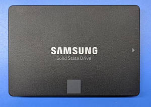 SSD накопичувач Samsung 860 EVO 2.5" SATA III 250 Gb (MZ-76E250)