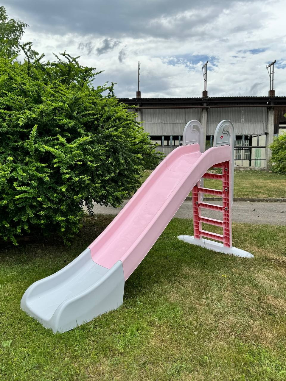 Гірка дитяча пластикова велика, 243 см Doloni (Рожево-сіра), фото 1