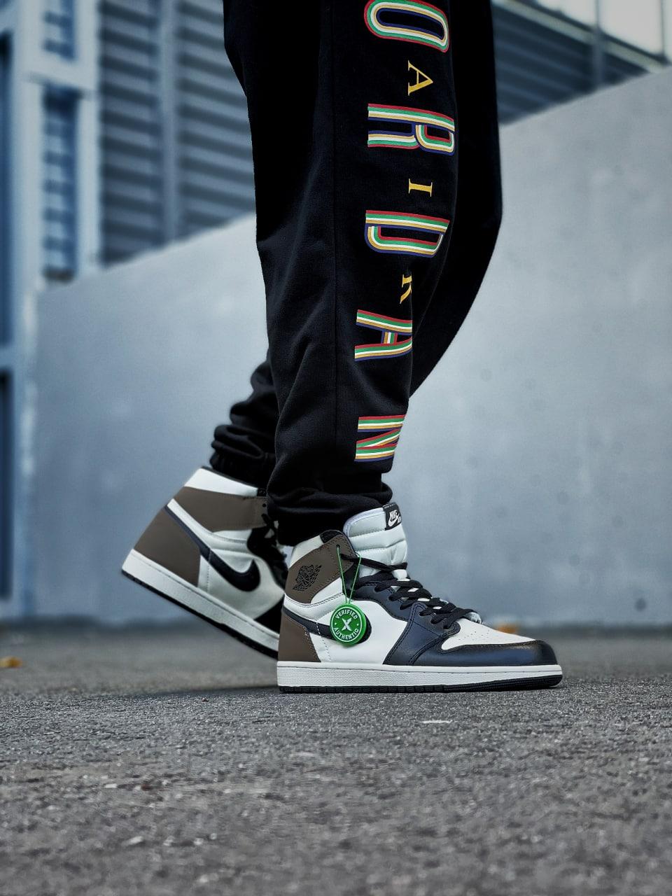 Travis Scott x Air Jordan 1 Retro High OG Mocha