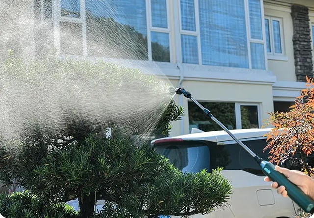 Лучший аккумуляторный опрыскиватель