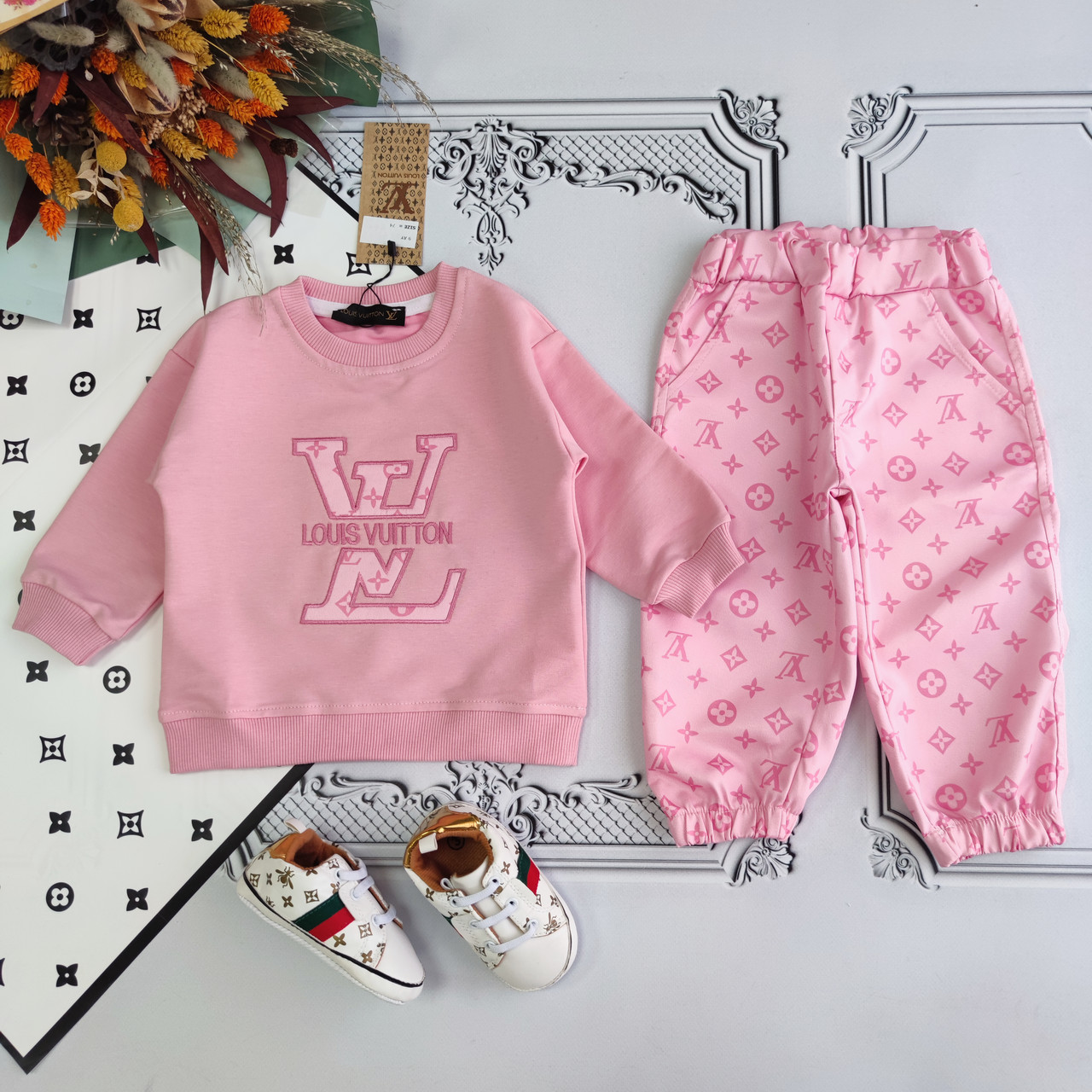 Дитячий рожевий трикотажний прогулянковий костюм Louis Vuitton, комплект для дівчинки