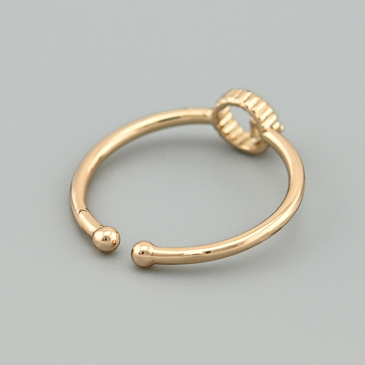 Каблучка на фалангу Годинник 44283рас точки вм'ятини ширина 5 мм білі фіаніти позолота 18К розмір 13-14, фото 1