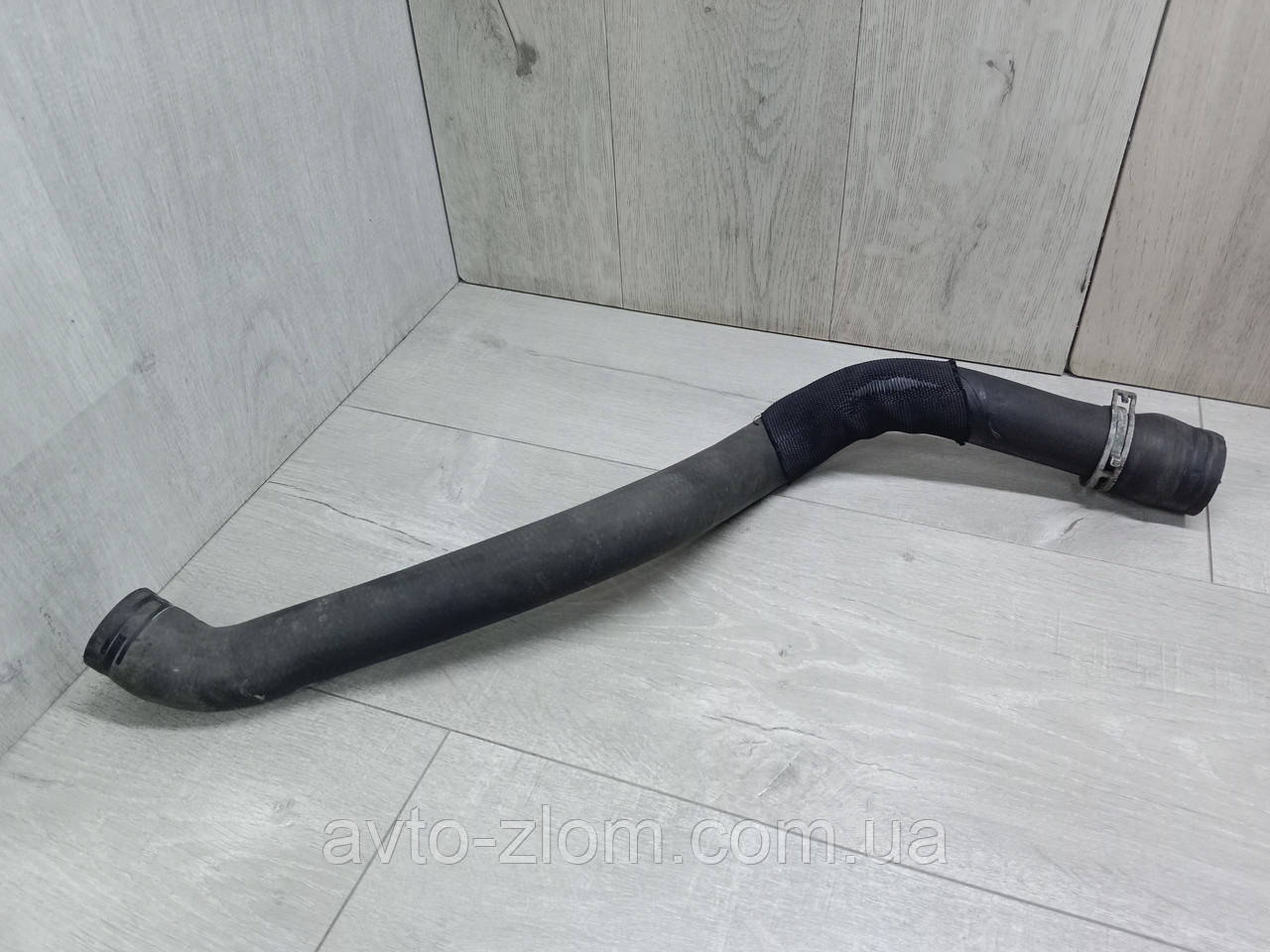 Нижній патрубок радіатора Opel Vectra C, Опель Вектра Ц 1.6 - 1,8 16V. 9202126., фото 1