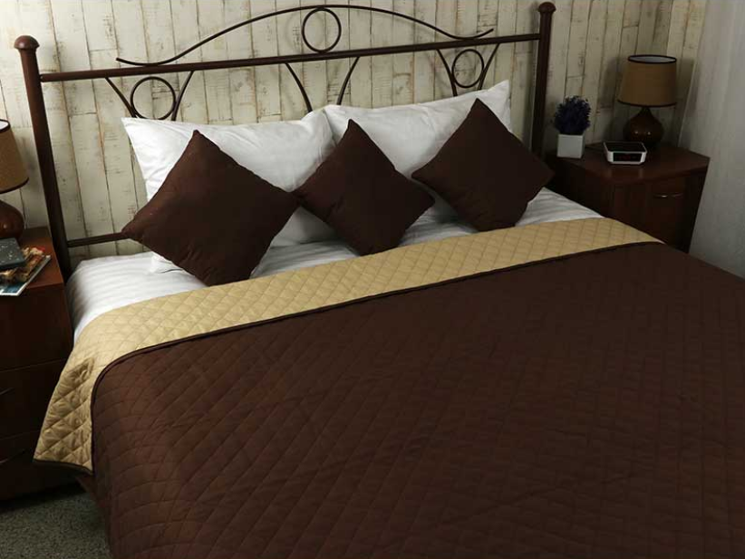 Красиве полуторне покривало 150х212 стьобане мікрофібра двостороннє, однотонні шикарні пледи Шоколадний, фото 1