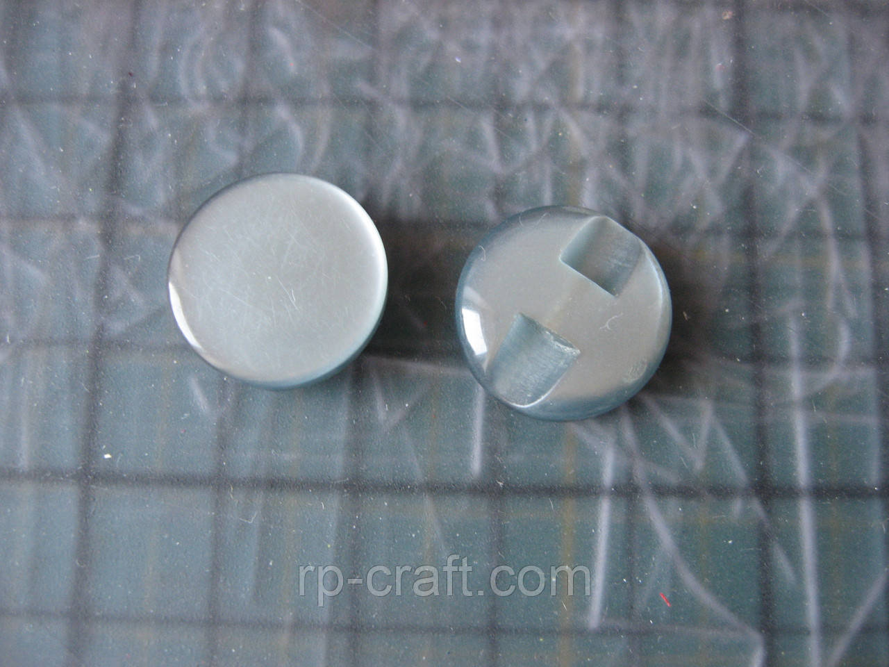 218. Набір пластикових гудзиків, 2 штуки, 5х15х15 мм, сірі, фото 1