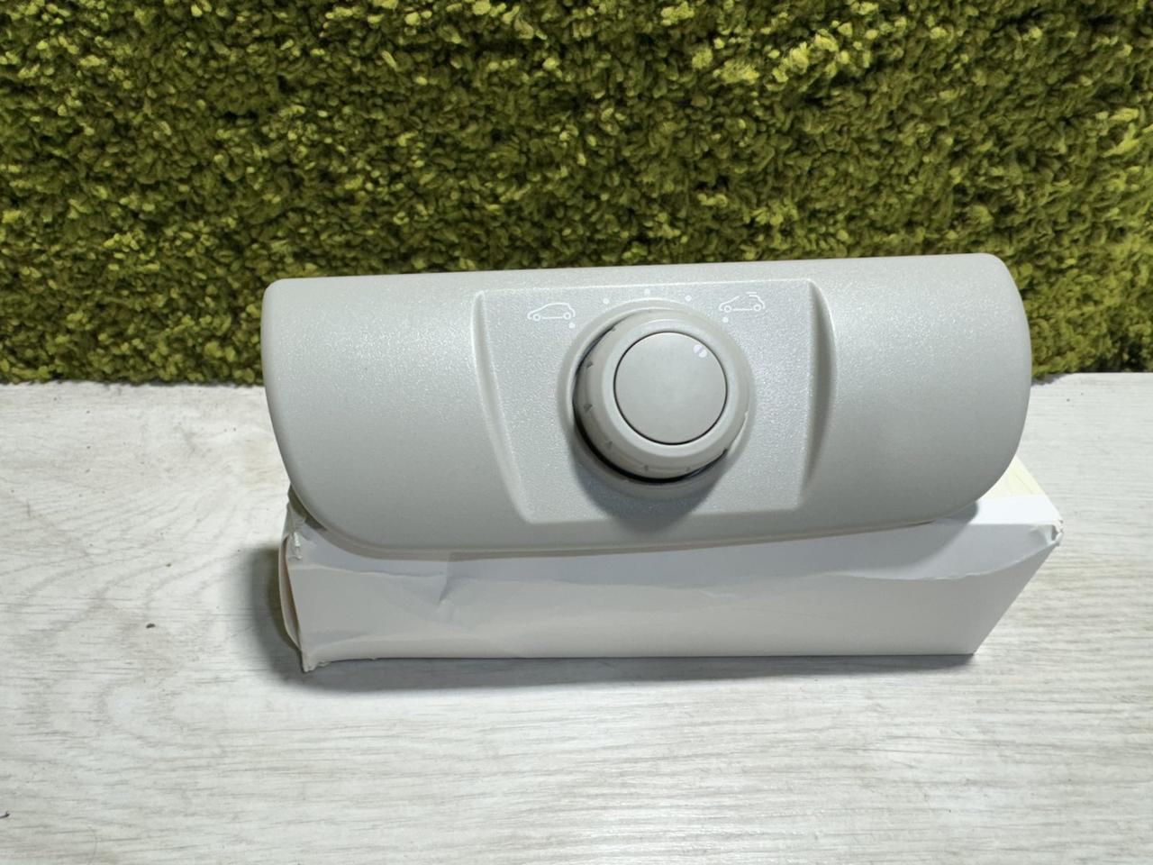 Панель перемикача люка Рено Меган 2 Сценік 2 Лагуна 2 8200119893 кнопка відкривання люка Renault M, фото 1