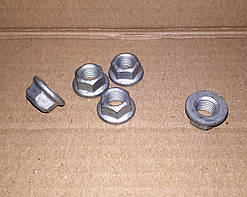 Гайка колектора Авео сталева