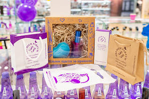 Подарункове та сувенірне паковання