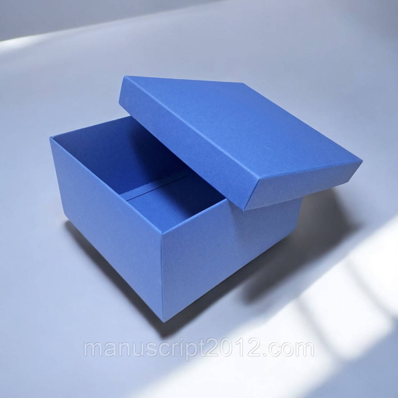 Коробка подарункова з кришкою (150х150х80мм.) синя
