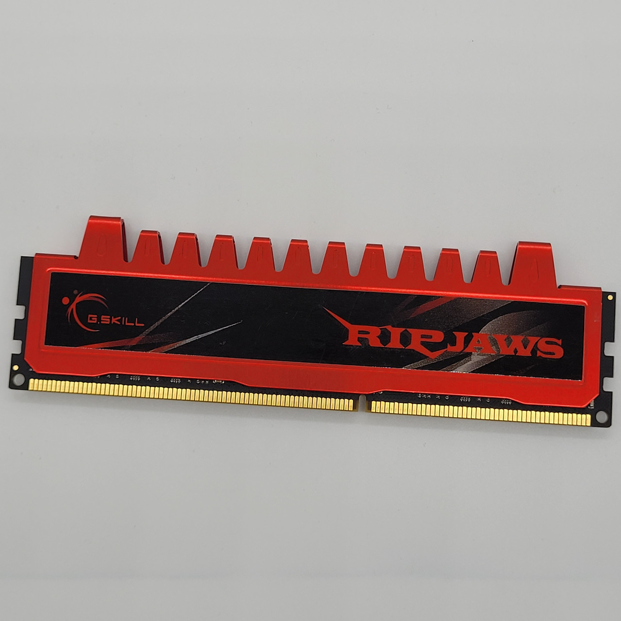 Оперативна пам'ять G.Skill Ripjaws DDR3 4Gb 1333MHz PC3-10666U 2R8 CL9 (F3-10666CL9S-4GBRL) Б/В