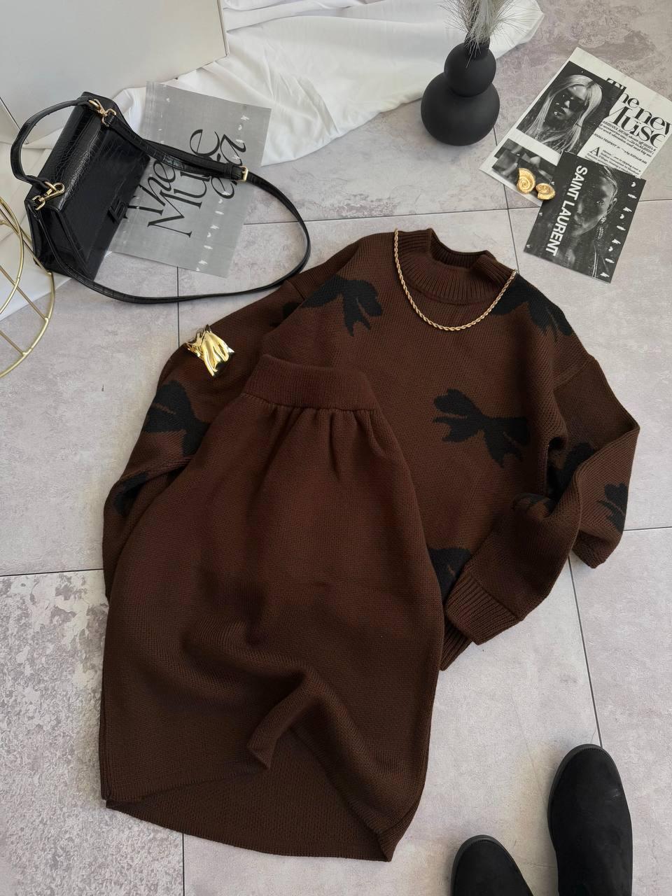 Стильний жіночий в'язаний костюм кофта з бантиками та спідниця-олівець