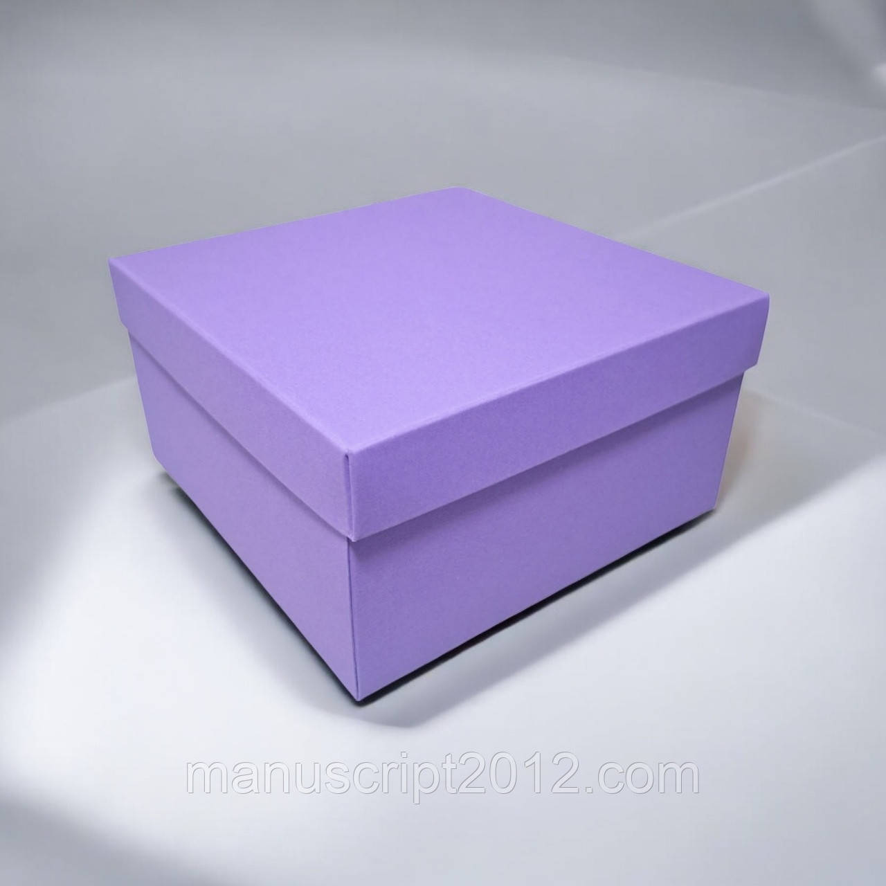 Коробка подарункова з кришкою (150х150х80мм.) лавандова