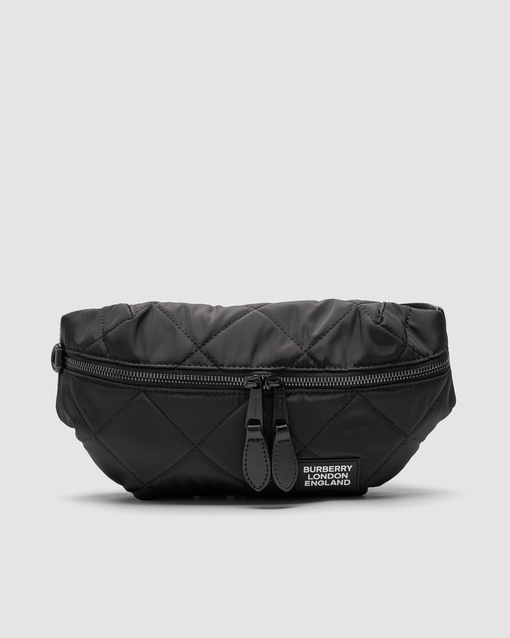 🦁 Burberry Black Quilted Fabric Medium Sonny Belt Bag