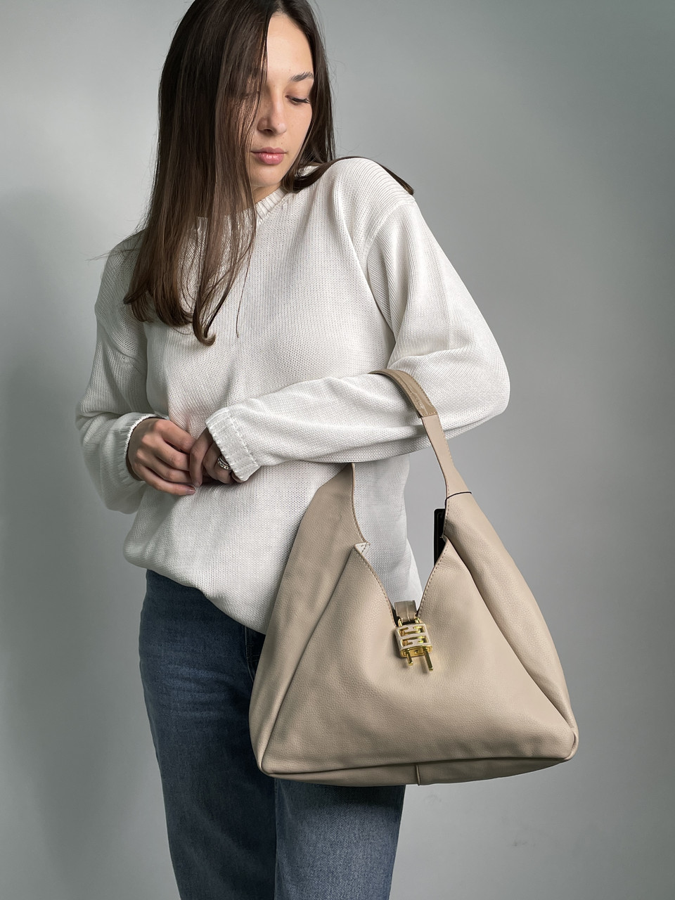 Givenchy G-Hobo Medium Leather Beige 27 х 16 х 12 см