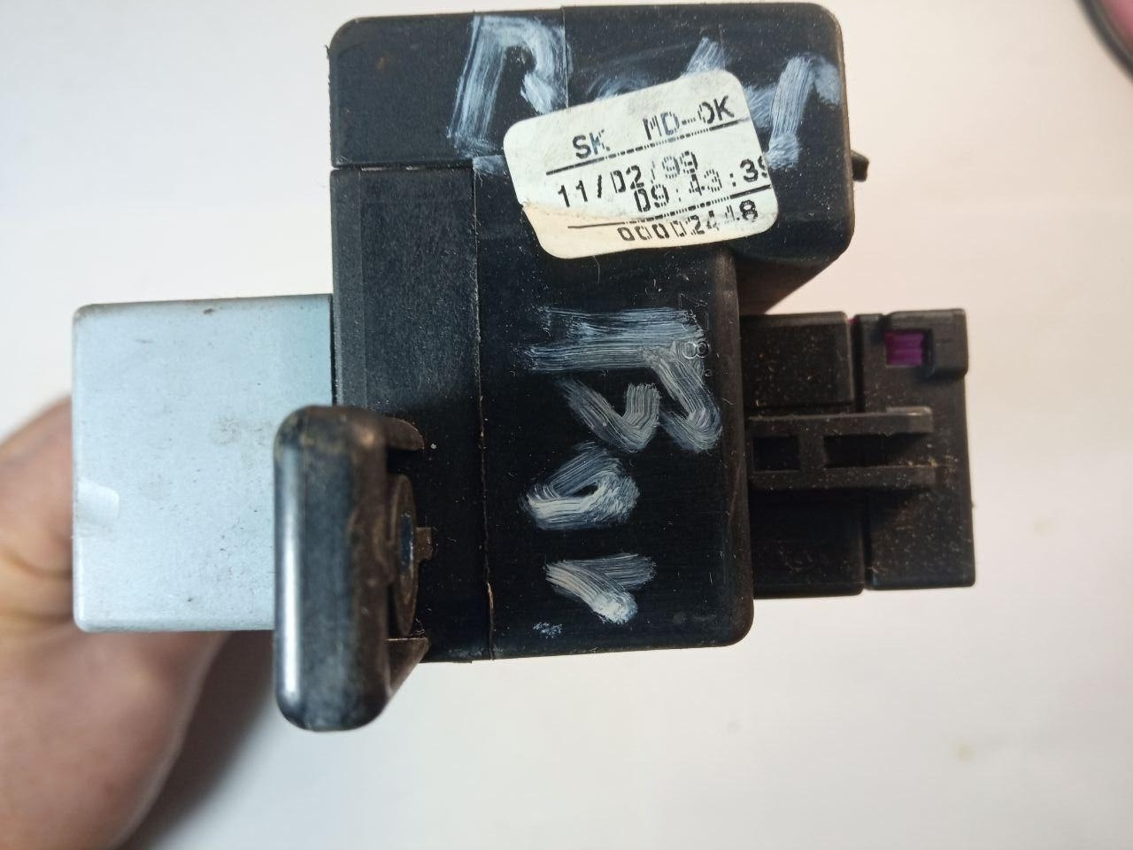 Блок керування запобіжників SK MD-OK 00002448 VW BORA