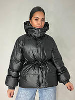 Куртка жіноча Fashion 2401 глянцева подовжена з капюшоном пояс шнурок чорна, чорний, XL