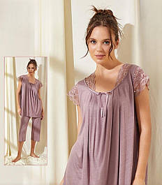 Жіночі піжами та комплекти