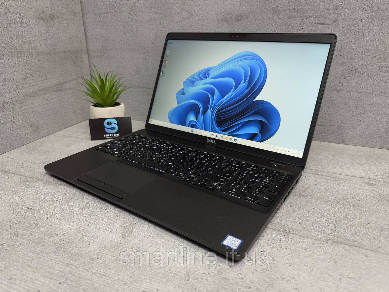 15.6” Надійний ноутбук Dell 5500 8gb ddr4 i5-8265U 256gb ssd