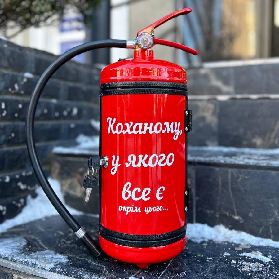 Вогнегасник бар Коханому у якого все є, червоний, подарунок пожежнику, подарунок військовому