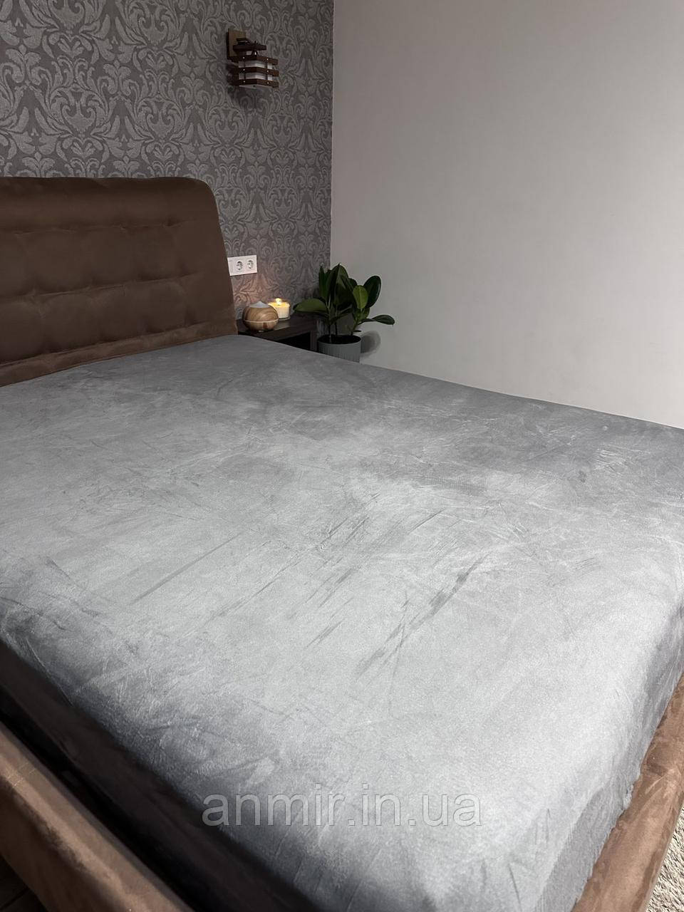 Простирадло тепле однотонне мікрофібра на гумці розмір 145*200*28 см, кольору міксом